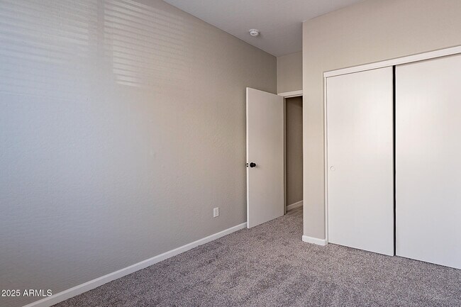 Building Photo - 12614 W Earll Dr