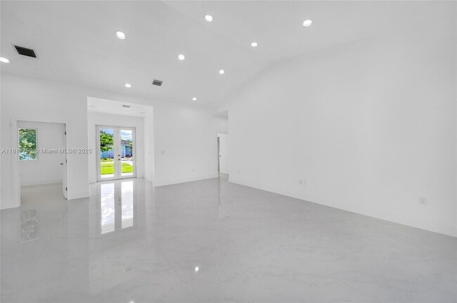 Building Photo - 15640 NW 39th Ct