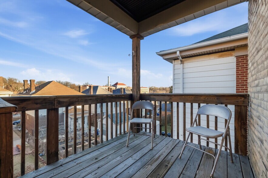 Building Photo - 2303 Sherbrook St