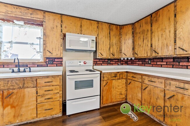 Building Photo - Applicances included! 2 Bedroom 2 Bathroom...