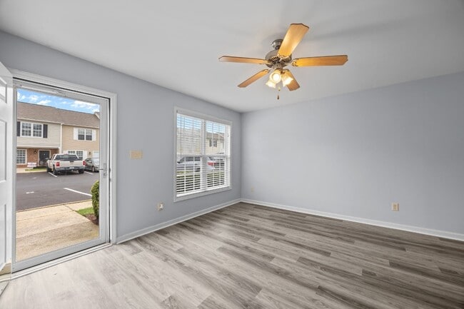 Building Photo - 20 Cheltenham Dr