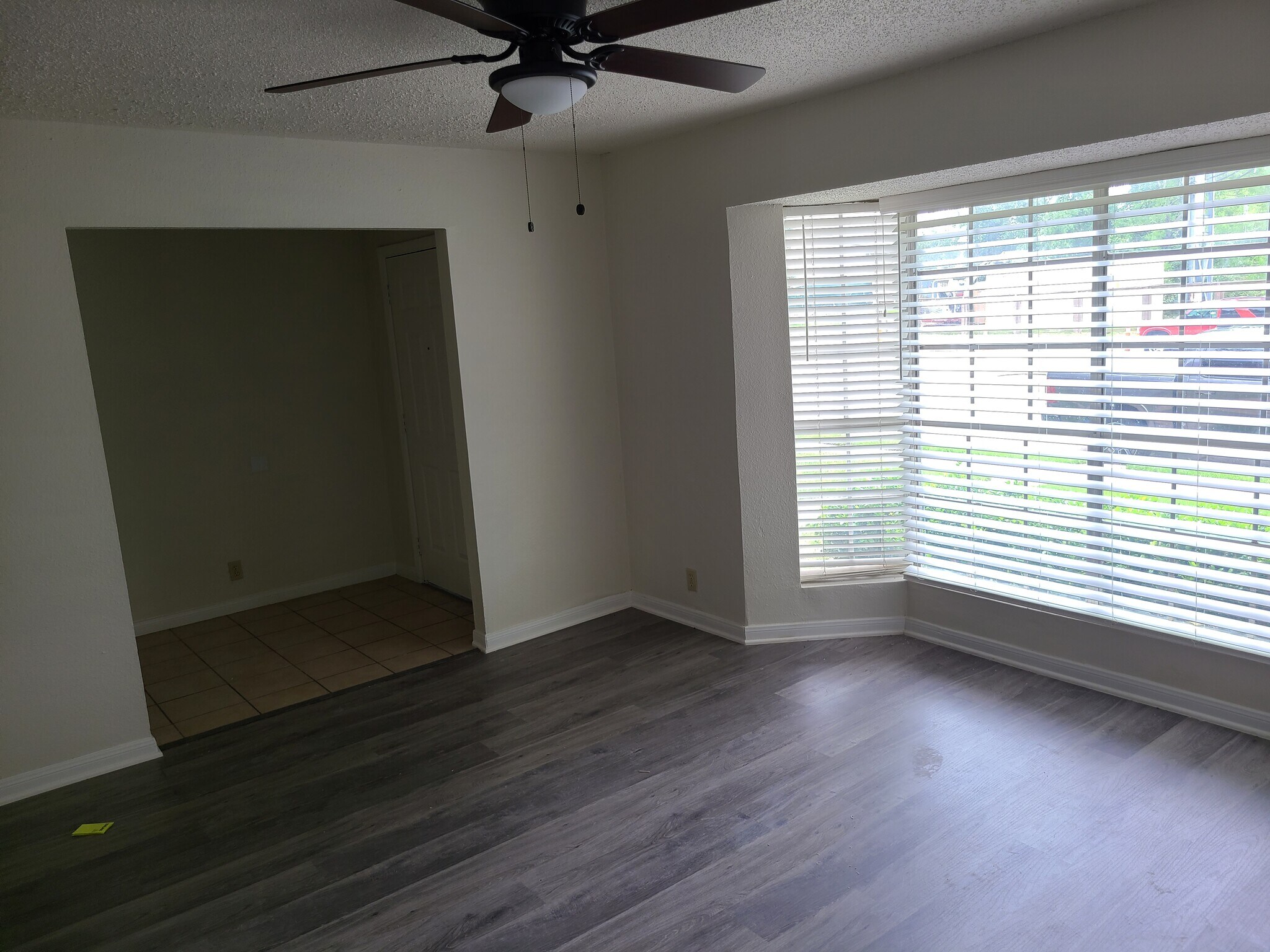 Living Room and Front Entry Foyer - 11002 Hammerly Blvd