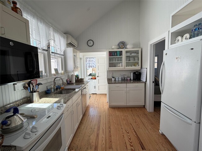 Building Photo - 760 Ocean Breeze Walk