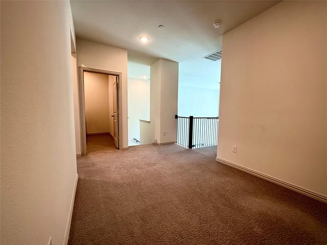 Building Photo - 3672 Wellesley Ave