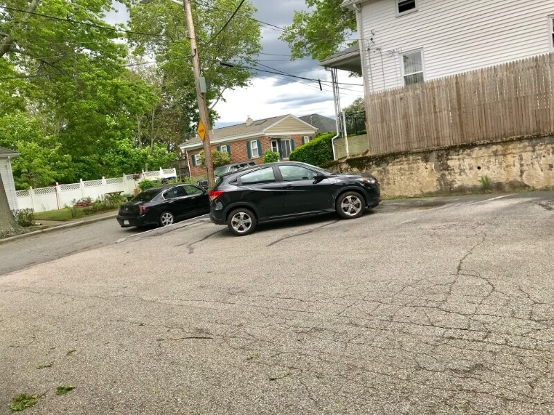 Building Photo - 650 Admiral St