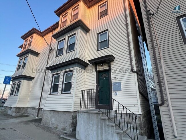 Building Photo - 106 Tuttle St