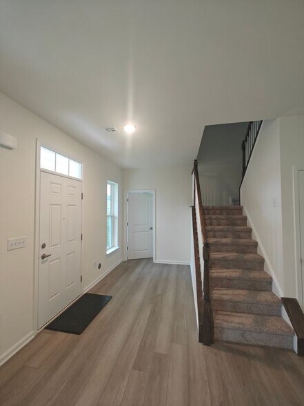 Building Photo - 417 3rd Ave