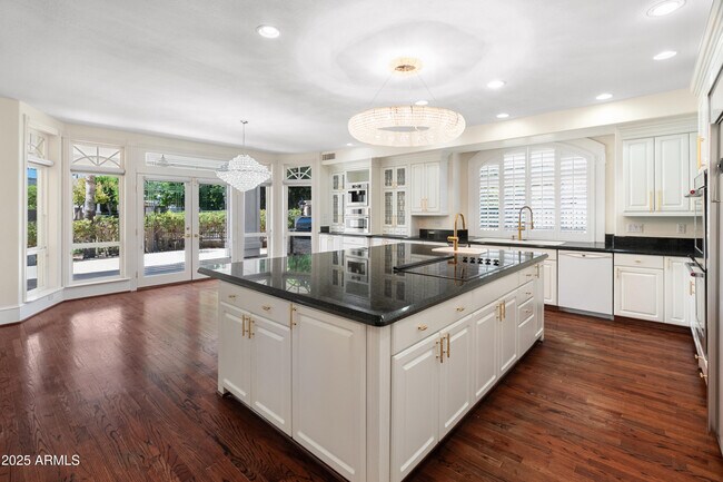 Building Photo - 5820 W Del Lago Cir