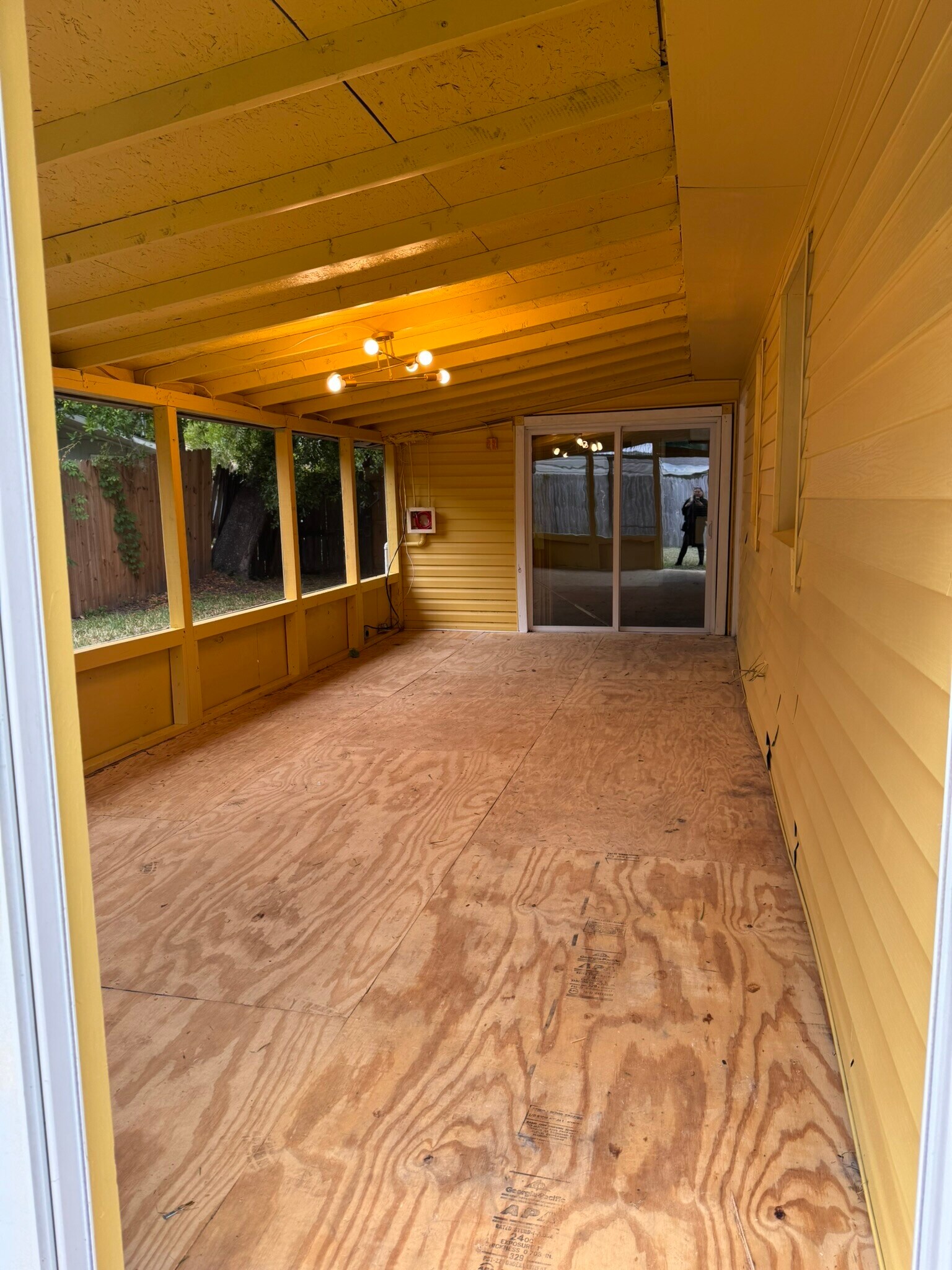 Building Photo - 2108 Burpee Dr