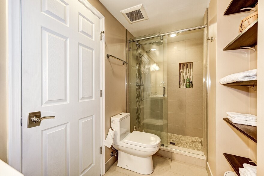 Building Photo - 1619 21st St NW