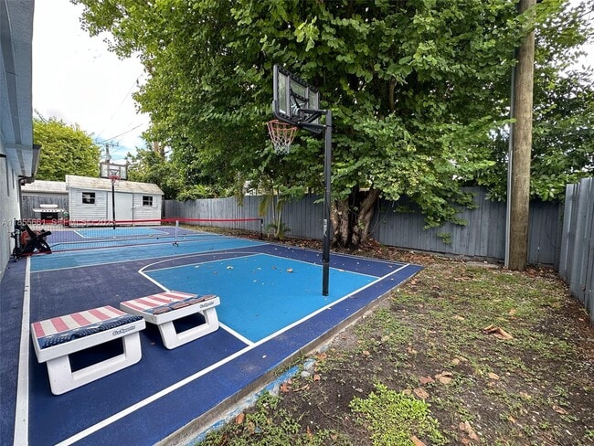 Building Photo - 9426 Caribbean Blvd