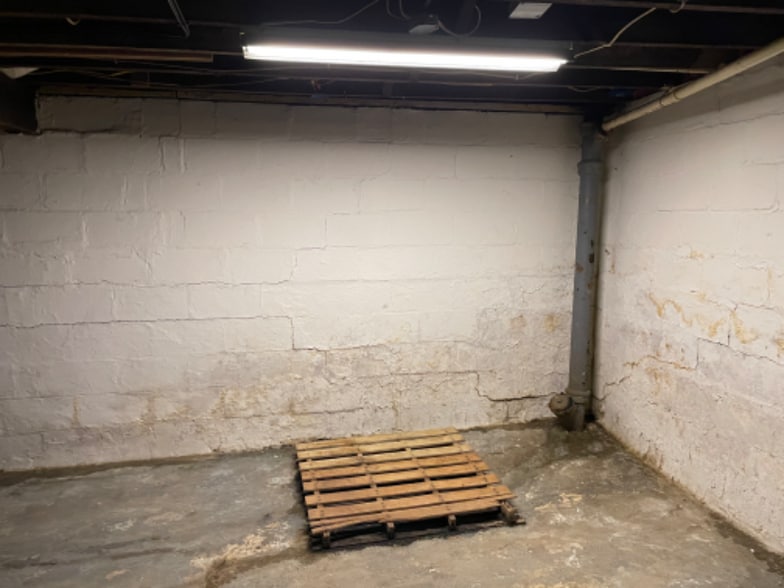 Building Photo - 230 Belmont Ave