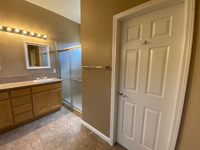 Building Photo - Beautiful 3 Bedroom + 1 FLEX ROOM Single Story House in South Meadows Reno