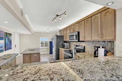 Building Photo - 10980 S Ocean Dr
