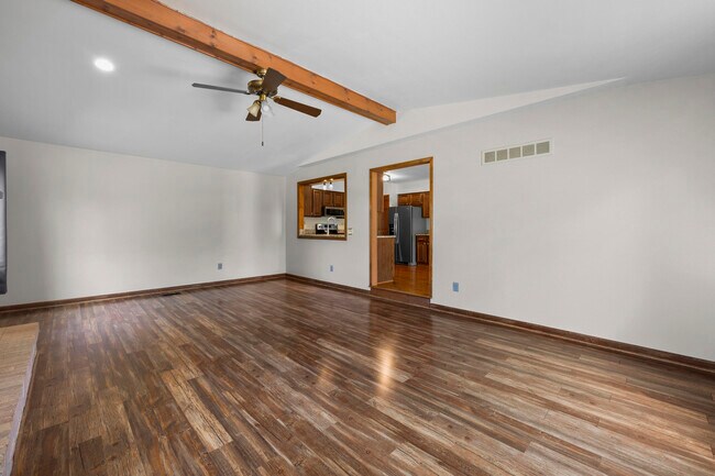 Building Photo - 38636 Rutgers Dr