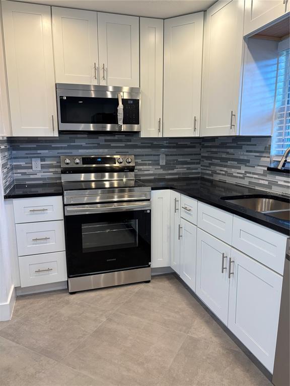 Building Photo - 5815 Erin Ln S