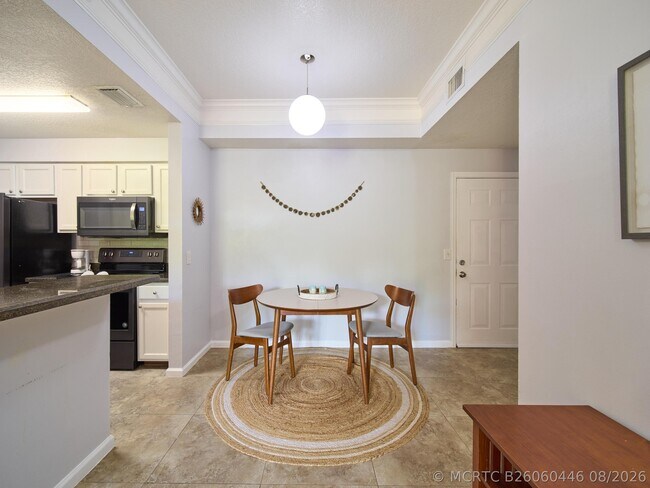 Building Photo - 1108 Myrtlewood Cir E