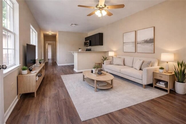 Building Photo - 1703 Clouet St