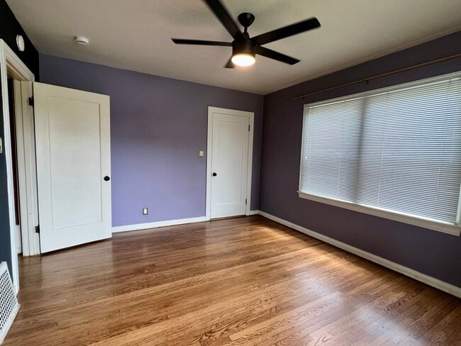 Building Photo - *** JUST REDUCED & MOVE- IN SPECIAL *** 3 Bedroom, 2 Bathroom charming Craftsman Style Home nestl...