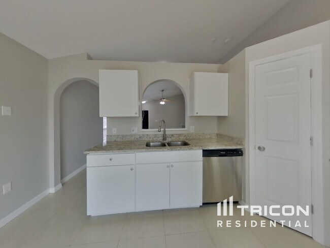 Building Photo - 429 Delicata Dr