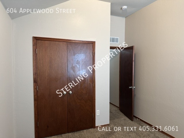 Building Photo - 604 Applewood St