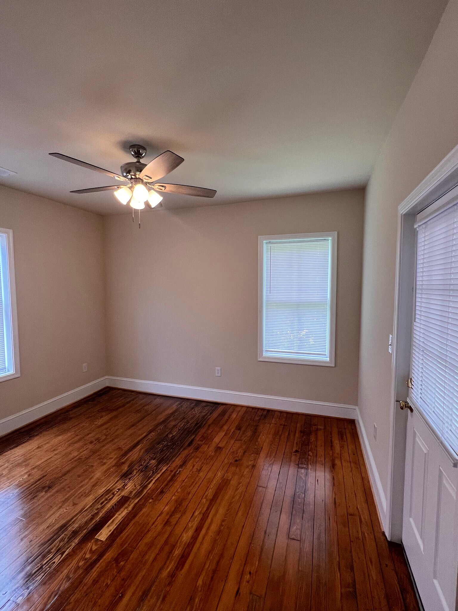 Building Photo - 1005 W High St