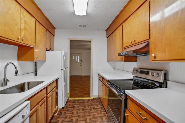 Building Photo - 4221/4223 Hawthorne Court