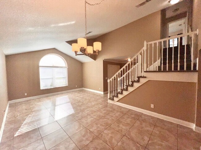 Building Photo - Oviedo - 3 Bedroom, 2.5 Bathroom – $2495.00