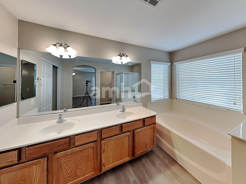 Building Photo - 15472 W Statler Cir