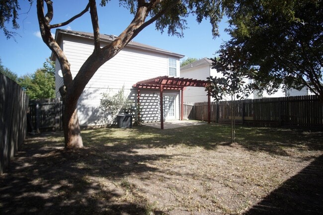 Building Photo - 3/1.5 House in South Austin