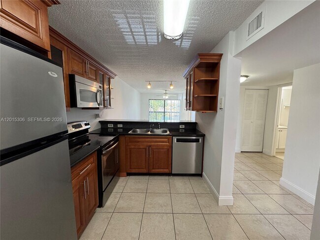 Building Photo - 9893 Nob Hill Ln