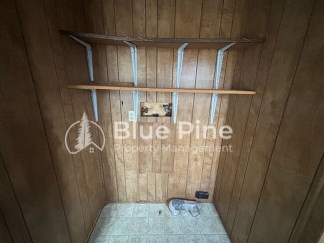 Building Photo - 511 US-26