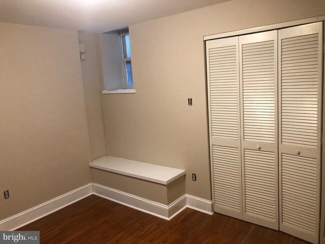 Building Photo - 1906 Fairmount Ave