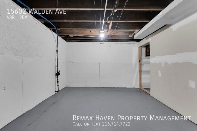 Building Photo - 15602 Walden Ave