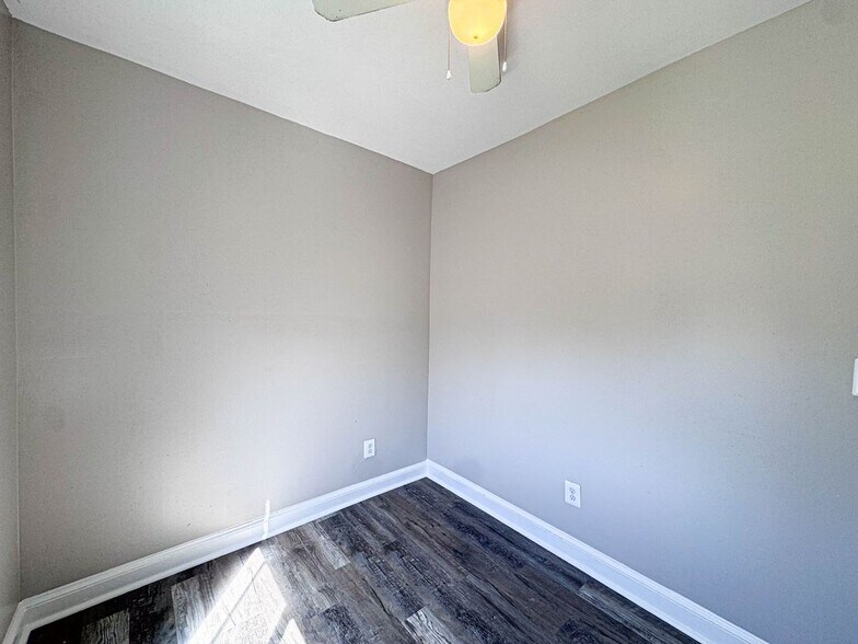 Building Photo - 4630 Hillside Rd SE