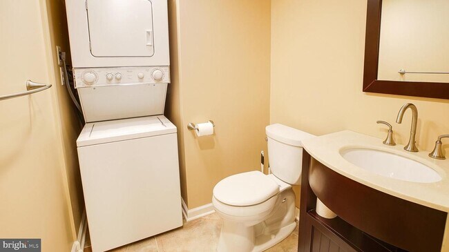 Building Photo - 19 Rock Hill Rd