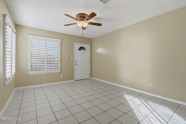 Building Photo - 12528 Martin Bauman Dr