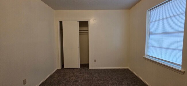 Building Photo - Almost Ready! 3 Bedroom 2 Bath Duplex in Longview!