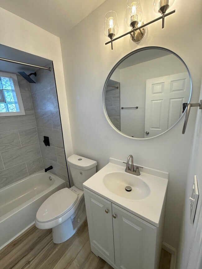 Building Photo - Kirkup Ave