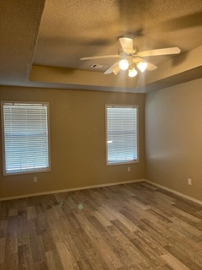 Building Photo - 5713 Remington Way