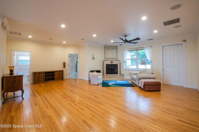 Building Photo - 1613 Indian River Dr