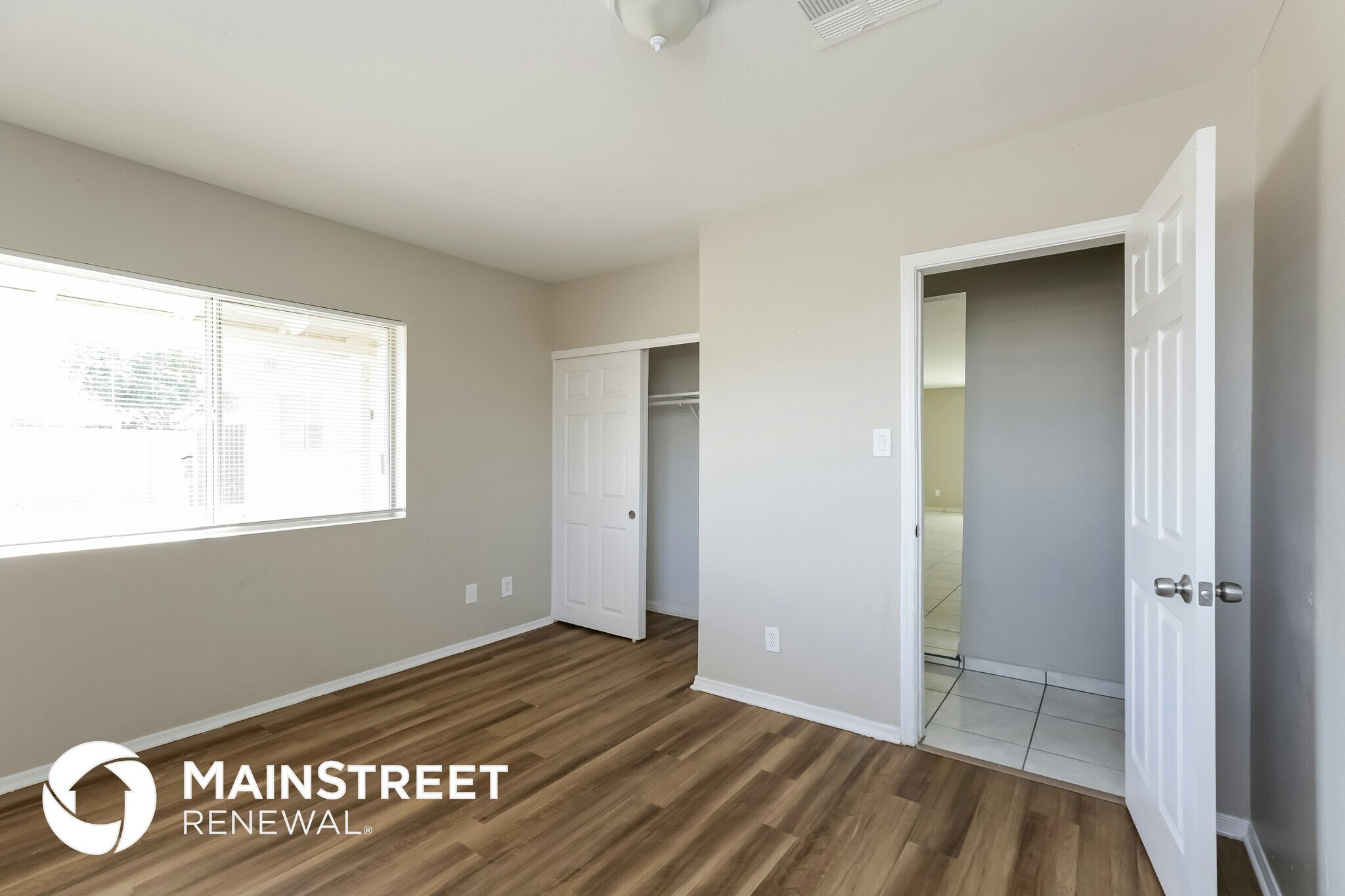 Building Photo - 2932 N 46th Ave