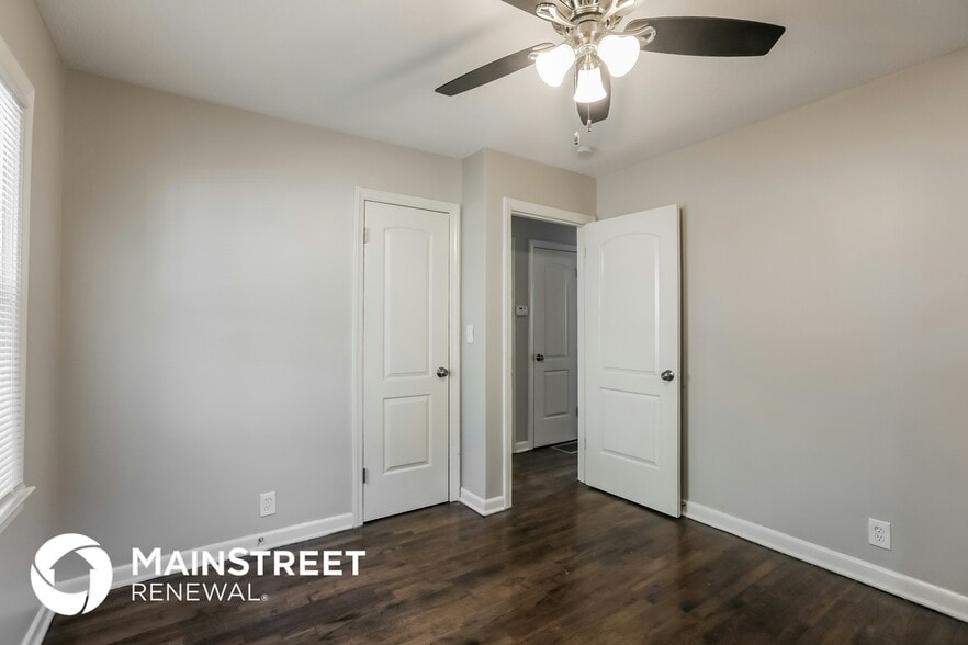 Building Photo - 7712 Oak St