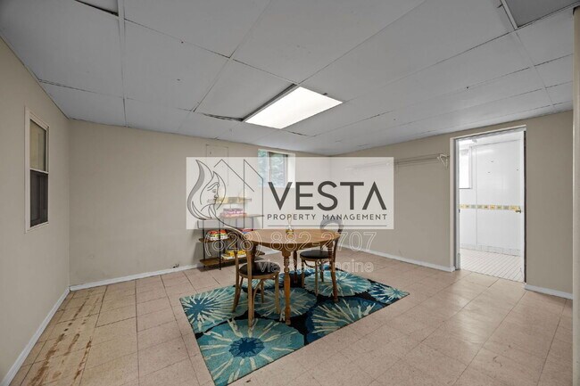 Building Photo - 90 Knob Hill Rd