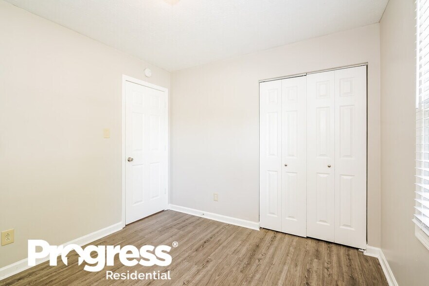 Building Photo - 451 Meadowlark Dr