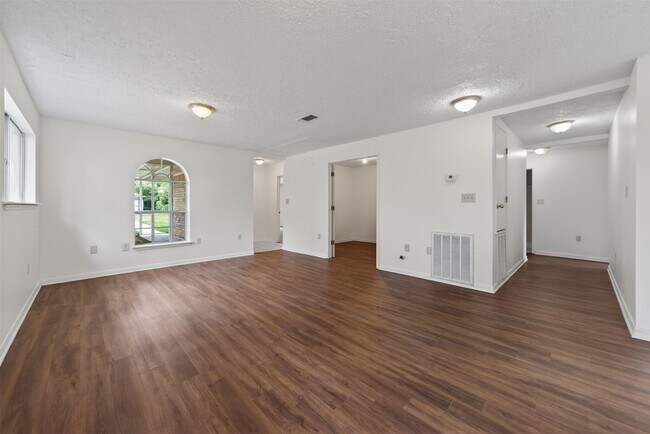 Building Photo - 418 Texas St