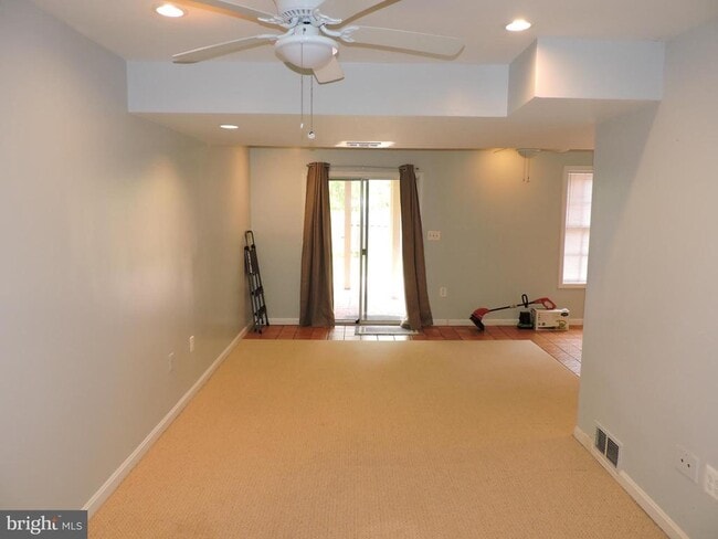 Building Photo - 12823 Kitchen House Way