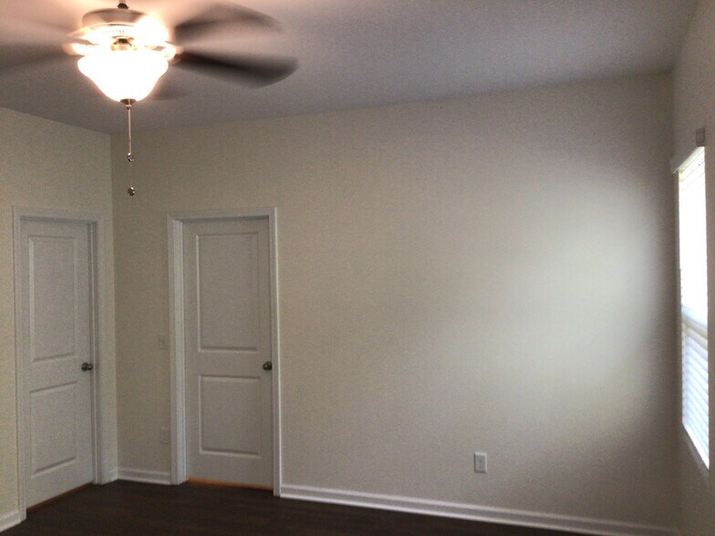 Building Photo - 128 Orion Way