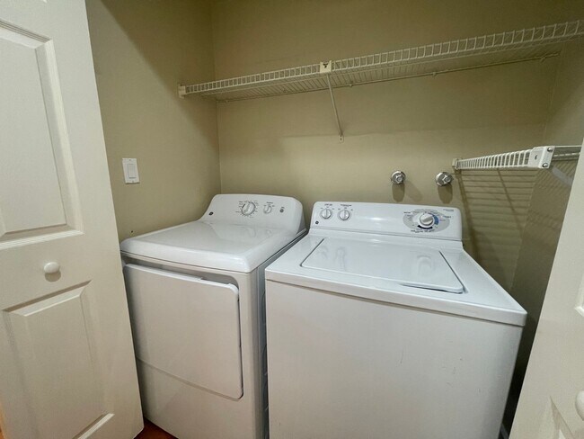 Building Photo - $0 DEPOSIT OPTION. LUXURIOUS 3BED/3.5 BATH TOWNHOME IN LONE TREE NEAR PARK MEADOWS