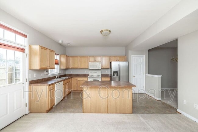 Building Photo - 907 Dominion Townes Ct